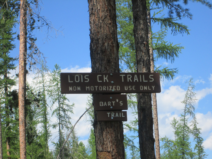 Lois Lake trail marker